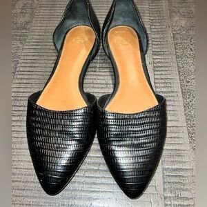 Women’s UGG Lea pointed toe black flats- Size 6